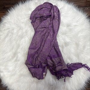 Pashmina Purple Paisley Scarf with Tassel made of Pashmina and Silk Blend